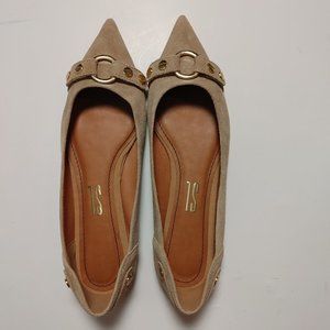 NWOT 7.5 Santa Koll flats pointed toe tan